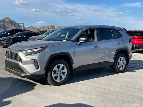 Used 2025 Toyota RAV4 LE AWD/4WD image 2