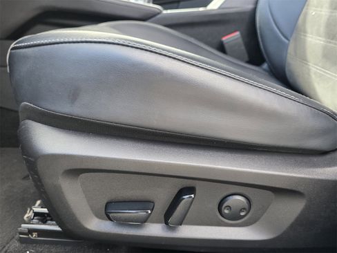 Used 2024 Mitsubishi Outlander SE image 9