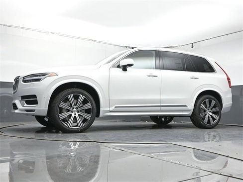 New 2025 Volvo XC90 B6 Plus w/ Protection Package Premier image 40