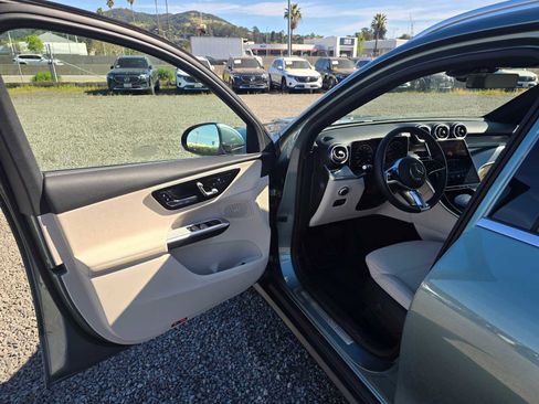 Used 2026 Mercedes-Benz GLC 300 image 21