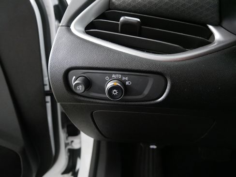 Used 2022 Chevrolet Malibu LT FWD image 26