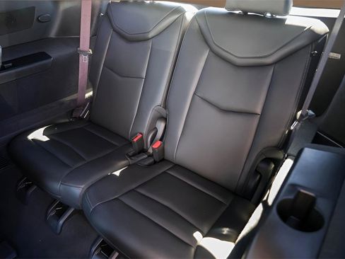 Used 2025 Cadillac XT6 Premium Luxury image 27