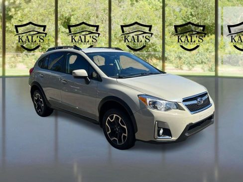 Used 2017 Subaru Crosstrek 2.0i Premium w/ Popular Package #2 AWD/4WD image 3