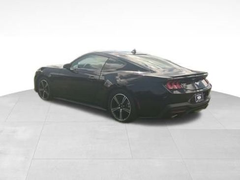 Used 2025 Ford Mustang Premium image 5