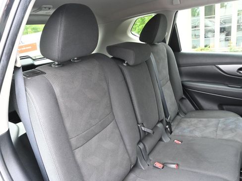 Used 2016 Nissan Rogue SV AWD/4WD image 26