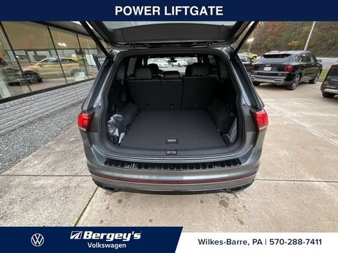 Certified 2024 Volkswagen Tiguan SE R-Line AWD/4WD image 18