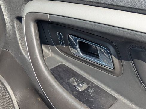 Used 2016 Ford Taurus SEL image 34