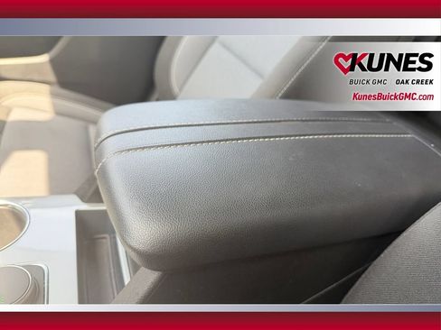 Used 2025 Chevrolet Blazer LT FWD image 29