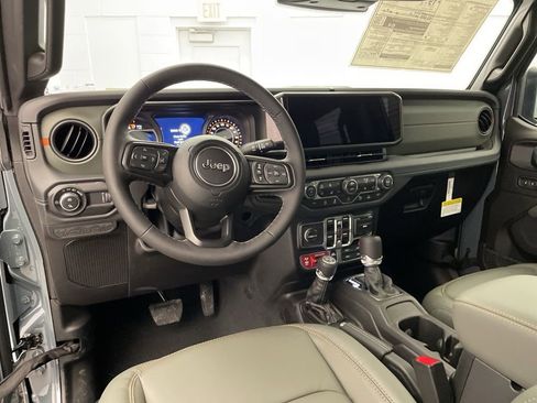 New 2026 Jeep Gladiator Mojave AWD/4WD image 10