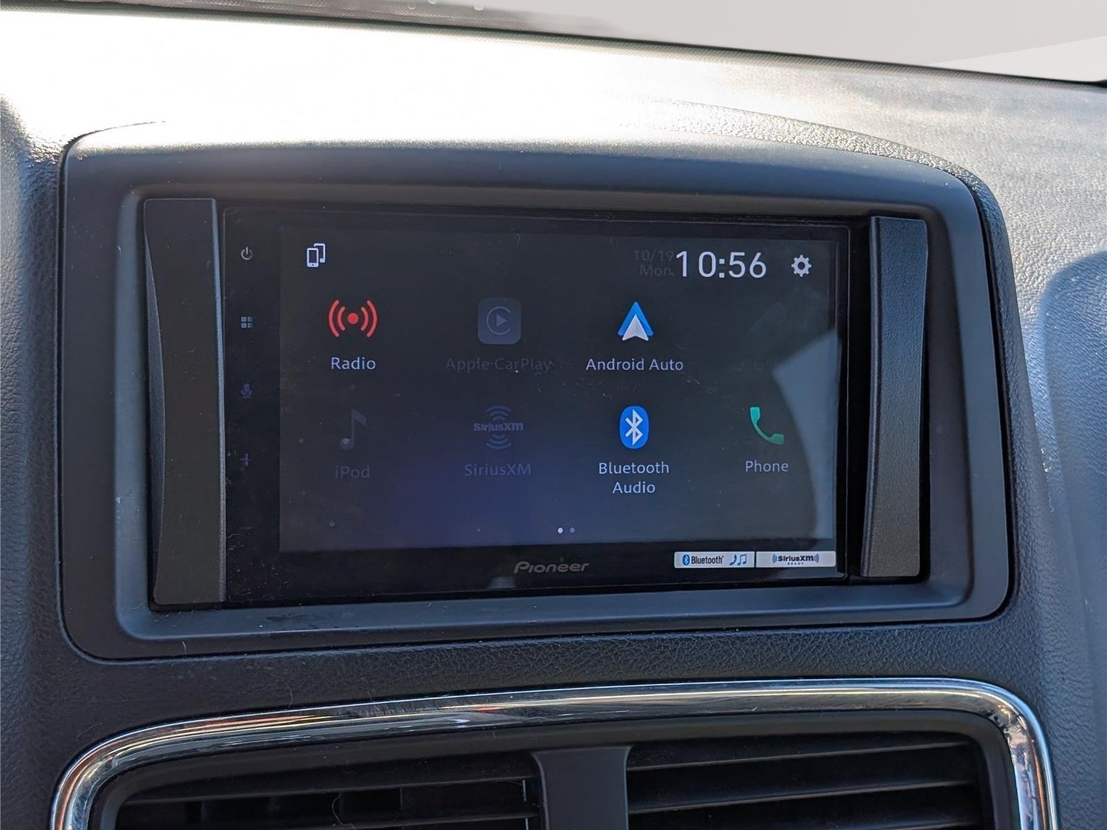 Used 2020 Dodge Grand Caravan SXT FWD image 26