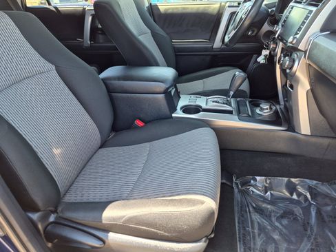 Used 2020 Toyota 4Runner SR5 AWD/4WD image 22