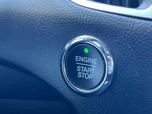 Used 2020 Ford Edge SEL image 24