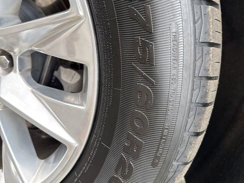 Used 2023 Chevrolet Suburban Premier image 38