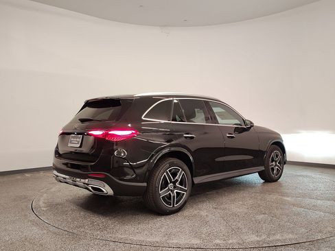 Used 2026 Mercedes-Benz GLC 300 image 9