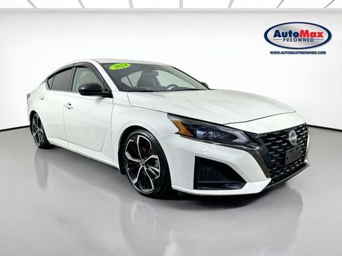 Used 2024 Nissan Altima 2.5 SR w/ SR Premium Package image 1