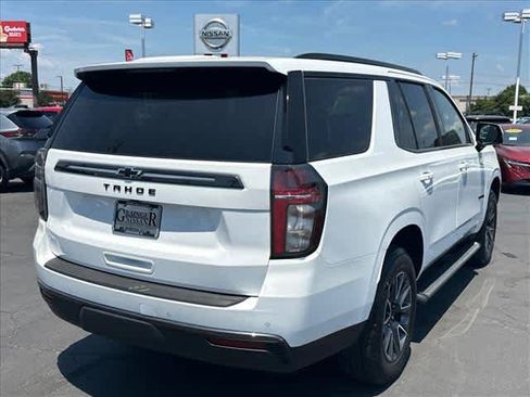 Used 2022 Chevrolet Tahoe Z71 w/ Luxury Package AWD/4WD image 3