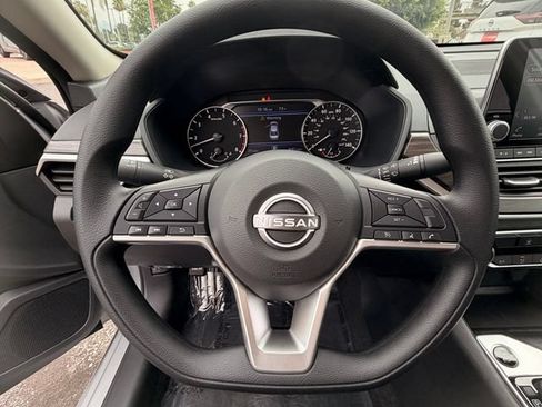 New 2026 Nissan Altima 2.5 SV FWD image 17