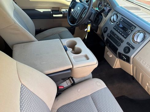 Used 2016 Ford F250 XLT w/ XLT Premium Package AWD/4WD image 15