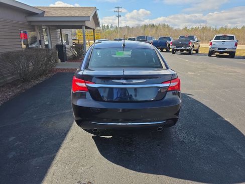 Used 2011 Chrysler 200 Touring image 7
