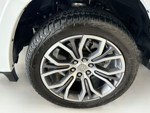 Used 2025 RAM 1500 Tungsten w/ Off Road Group image 34