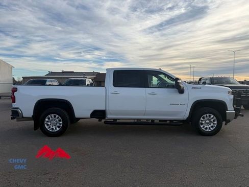 Used 2024 Chevrolet Silverado 3500 LT w/ Convenience Package image 9
