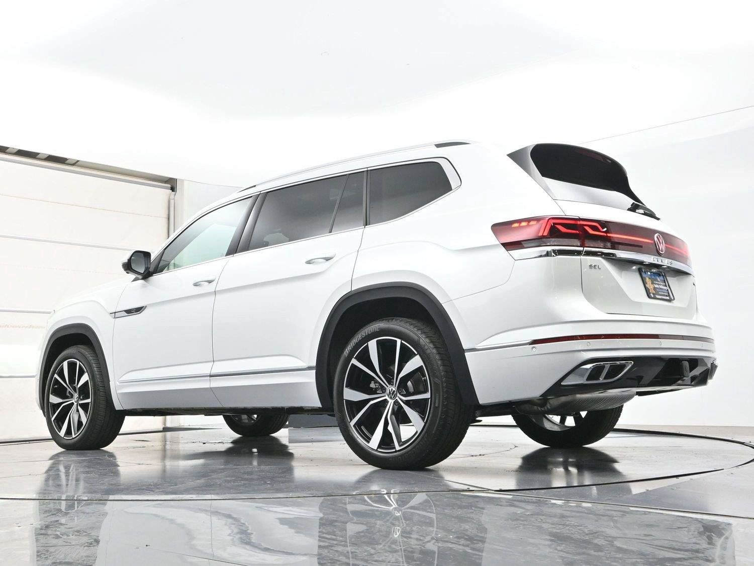 Used 2026 Volkswagen Atlas SEL Premium R-Line AWD/4WD image 37