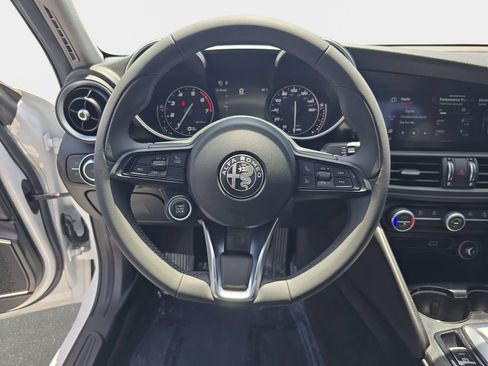 Used 2021 Alfa Romeo Giulia Sprint w/ Sun & Sound Package RWD image 21