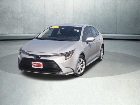 Used 2025 Toyota Corolla LE FWD image 28