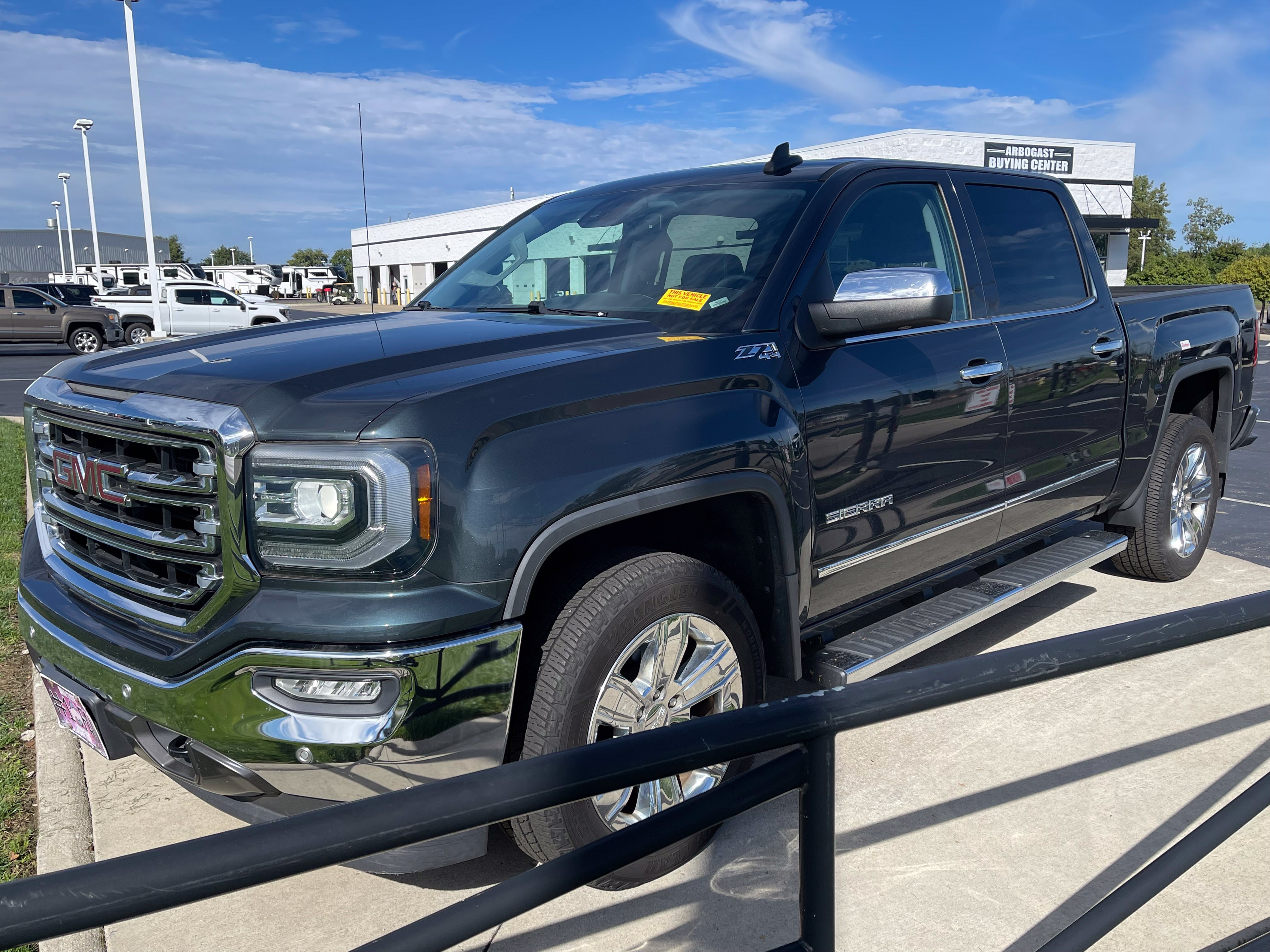 Used 2017 GMC Sierra 1500 SLT AWD/4WD image 3