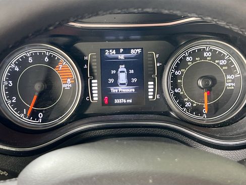 Used 2022 Jeep Cherokee Latitude w/ Sun & Sound Group AWD/4WD image 12