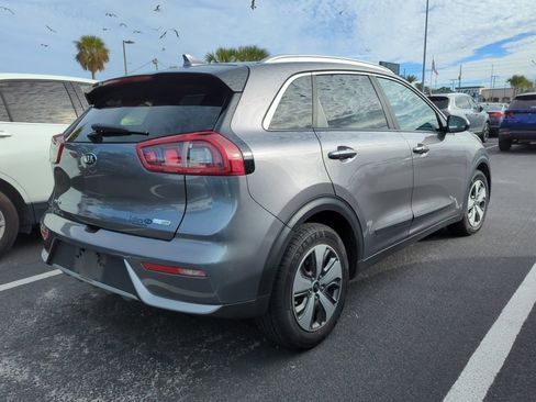 Used 2018 Kia Niro LX image 10