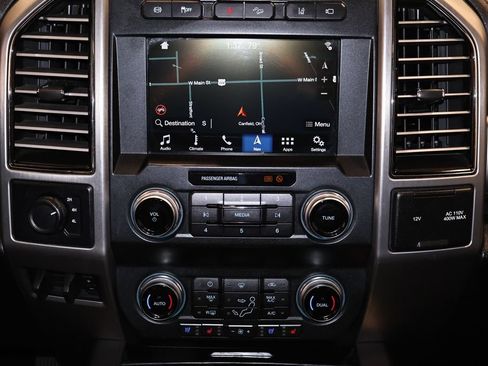 Certified 2019 Ford F450 Platinum w/ Platinum Ultimate Package AWD/4WD image 34
