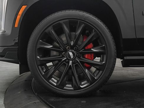 Used 2025 Cadillac Escalade V w/ LPO, ONYX Package image 37