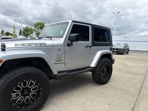 Used 2008 Jeep Wrangler Sahara AWD/4WD image 9