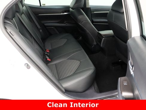 Used 2024 Toyota Camry SE image 31