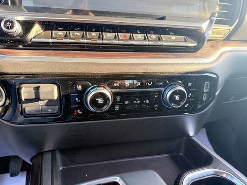 Used 2025 GMC Sierra 1500 SLT w/ SLT Premium Plus Package image 28