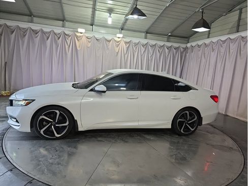 Used 2019 Honda Accord Sport image 4