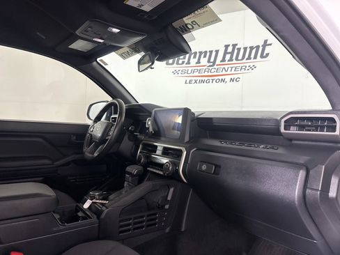 Used 2024 Toyota Tacoma SR AWD/4WD image 31