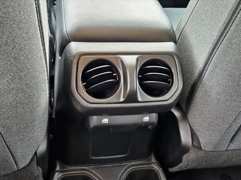 Used 2025 Jeep Wrangler Sport S image 17