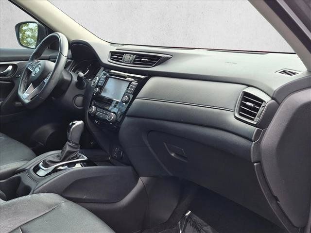 Used 2017 Nissan Rogue SV w/ SV Premium Package FWD image 21