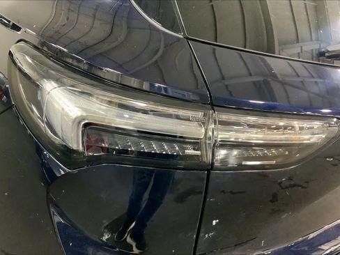Used 2021 Buick Envision Avenir w/ Technology Package II AWD/4WD image 29