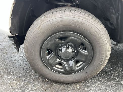 Used 2020 Toyota Tacoma SR image 2