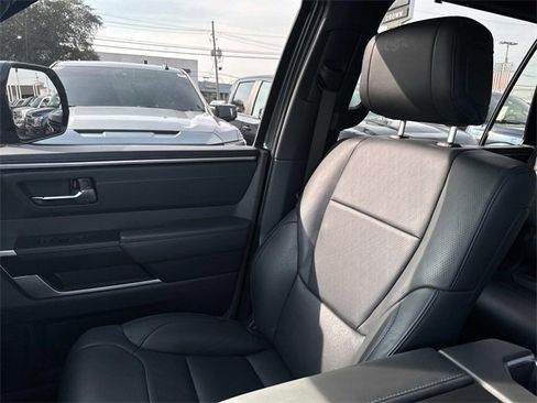 Used 2025 Toyota Sequoia Platinum image 21