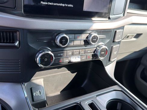 Used 2025 Ford F150 Lightning XLT AWD/4WD image 27