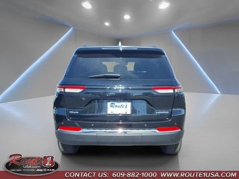 Used 2023 Jeep Grand Cherokee Limited AWD/4WD image 5