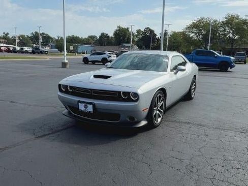 Used 2023 Dodge Challenger R/T RWD image 3