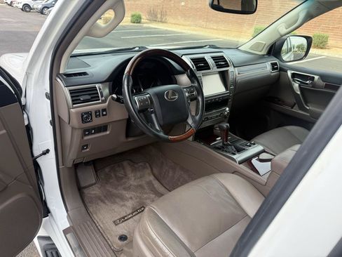 Used 2017 Lexus GX 460 Premium w/ Premium Package AWD/4WD image 11