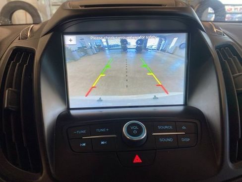 Used 2018 Ford Escape SE w/ SE Sport Appearance Package FWD image 21