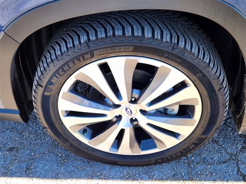 Used 2020 Subaru Ascent Limited w/ Technology Package image 16