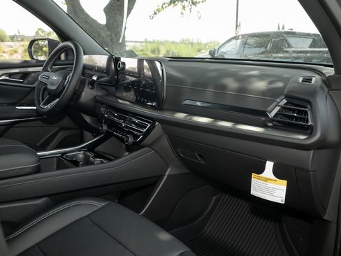 New 2026 Chevrolet Traverse LT w/ Driver Confidence Package image 38